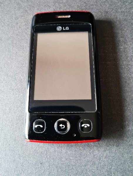 Skelbimas Telefonas LG T300.